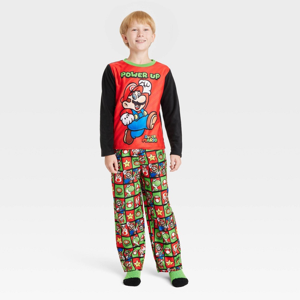 Size Medium Boys' Super Mario 2pc Cozy Pajama Set with Socks - Black 