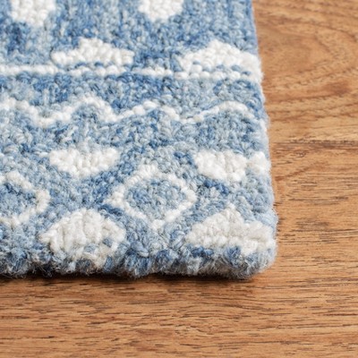 Handmade Tufted Wool Area Rug in Blue/Ivory, 8' x 10'
