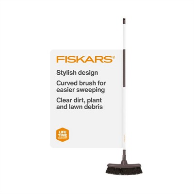 Fiskars Lightweight Outdoor Broom Metal - Thumbnail 5