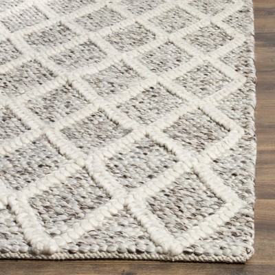 Ivory Elegance 4' x 6' Hand-Tufted Wool Blend Area Rug