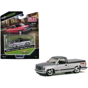 Maisto 1:64 1993 Chevrolet 454 SS Custom – Two Tone Silver Grey – Design Lowriders - 1 of 3