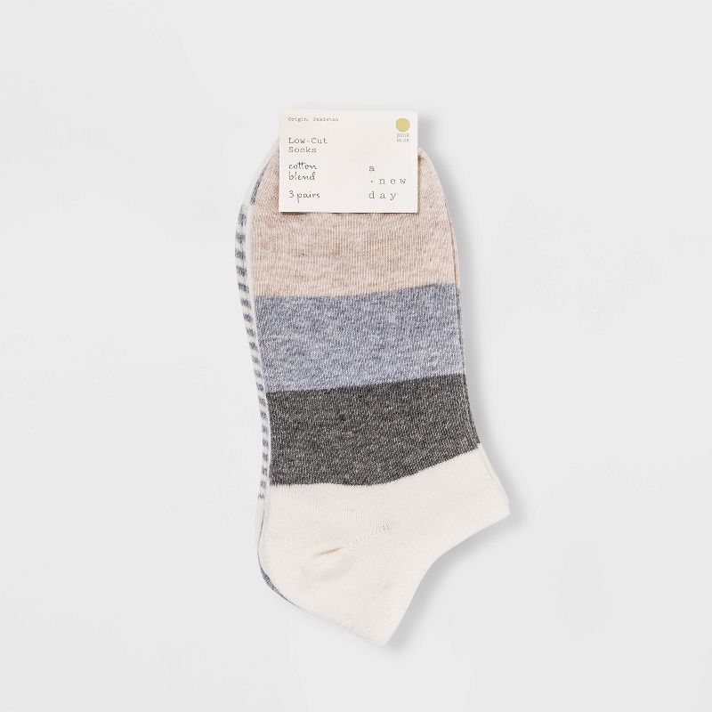 Women&#39;s Striped 3pk Low Cut Socks - A New Day&#8482; Ivory 4-10, 2 of 3