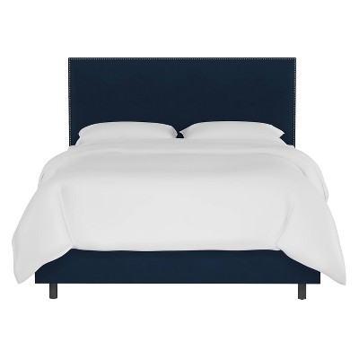 Full Bella Nail Button Border Bed Navy Velvet with Pewter Nailbuttons - Skyline Furniture