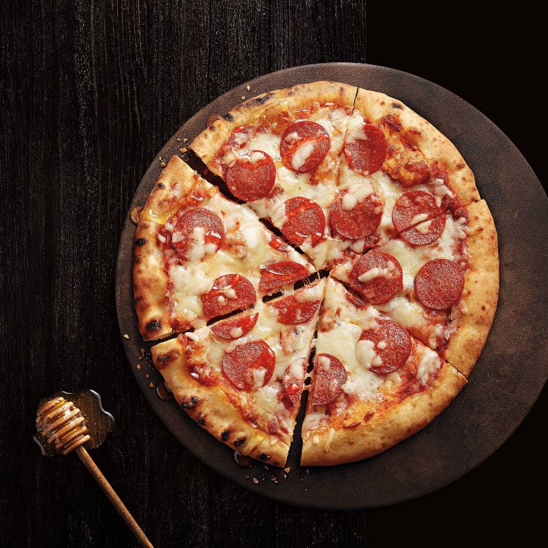 Signature Wood-Fired Uncured Pepperoni with Spicy Honey Drizzle Frozen Pizza - 15oz - Good &#38; Gather&#8482;, 3 of 5