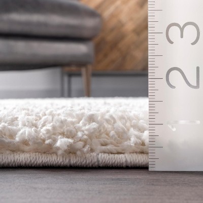 Luxurious Solid White Synthetic Easy-Care Shag Rug, 6'7" x 9'