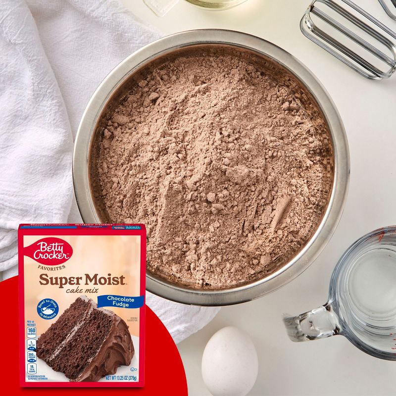Betty Crocker Chocolate Fudge Super Moist Cake Mix - 13.25oz, 4 of 11