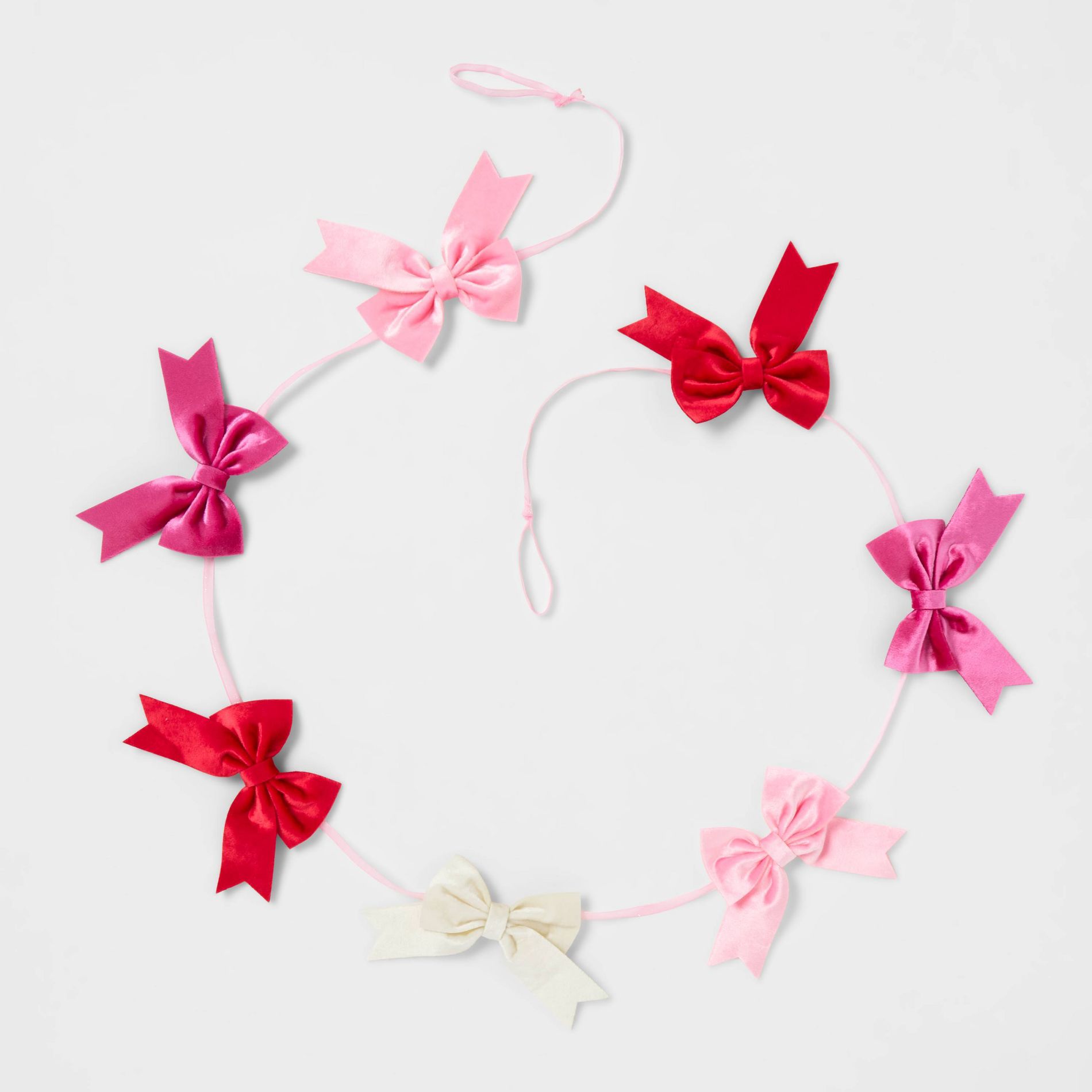 Valentine's Day Bow Garland - Spritz™