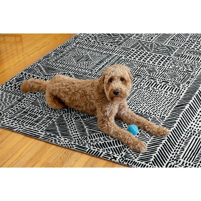 Ivory Geometric Easy-Care Washable 5' x 7' Synthetic Rug