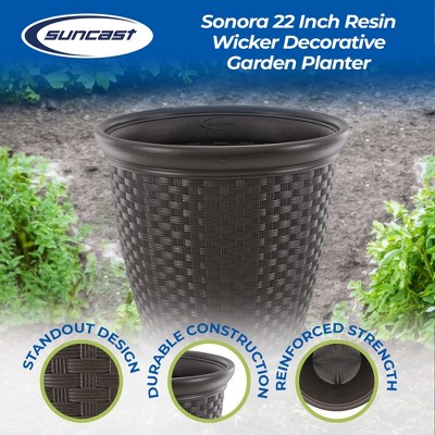 Suncast Sonora 22 Inch Resin Wicker Decorative Garden Flower Planter