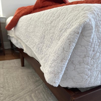 Opalhouse Jungalow Off White Stitched sold Dove King Size Quilt 104