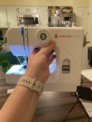  SINGER  M1000 Sewing Machine - 32 Stitch Applications -  Mending Machine - Simple, Portable & Great for Beginners : Everything Else