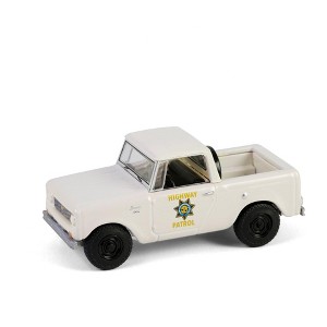 1/64 1964 Harvester Scout Half Cab California Highway Patrol Hot Pursuit 43040-B - 1 of 4