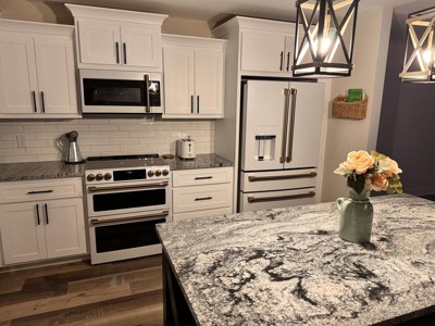 Guest review image 1 of 2, zoom in