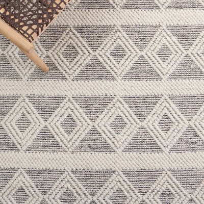 Artisan-Crafted Natura 6' Square Hand-Tufted Wool Rug in Ivory & Black