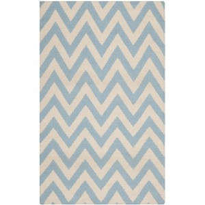 Dhurries DHU557 Hand Woven Flat Weave Indoor Rugs - Safavieh - 1 of 4