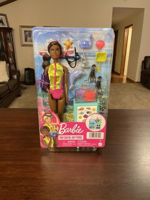 Barbie Dolls & Accessories, Marine Biologist Doll (Blonde) & Mobile Lab  Playset with 10+ Pieces, Case Opens for Storage & Travel