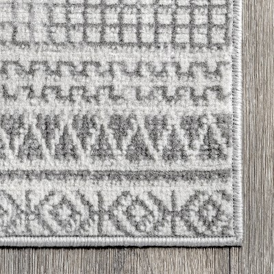 Gray Geometric Pattern Synthetic Rectangular 5' x 8' Area Rug