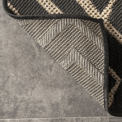 Charcoal Trellis Reversible Synthetic Area Rug - Easy Care, 5x8 Feet