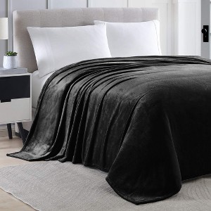 Home Mart Goods Full Size Black Extra Soft Cozy Microfiber Throw Picnic Sofa Bed Blanket - 1 of 4