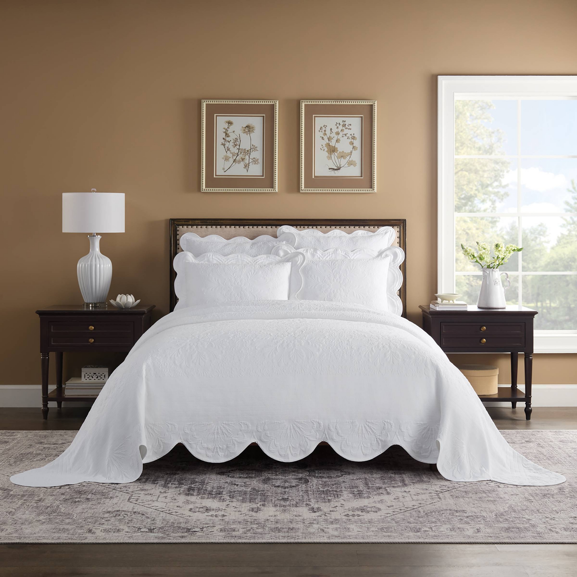 Historic Charleston Collection King Estate Bedspread White