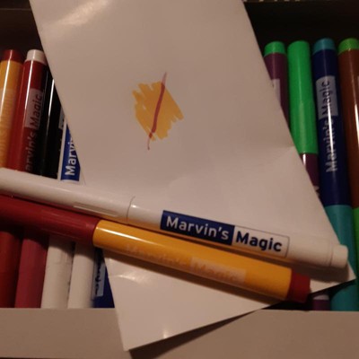 Marvin's Magic - Original x 25 Amazing Magic Pens - Color Changing Magic  Pen Art - Create 3D Lettering or Write Secret Messages - Includes 25 Magic