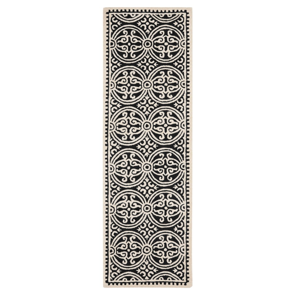 2'6inx12' Marlton Rug Black/Ivory - Safavieh