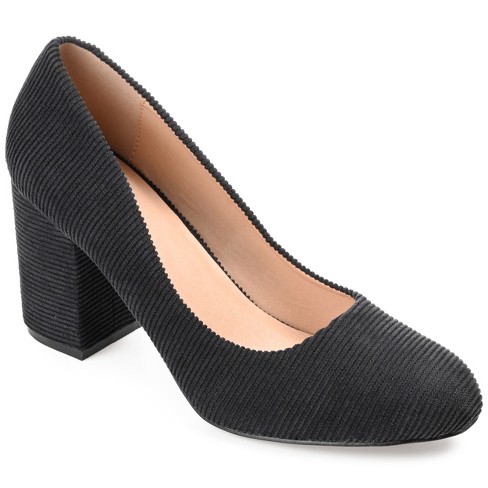 Black rounded outlet toe pumps