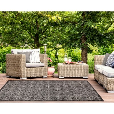 Antique Medallion Tile Black Synthetic Indoor/Outdoor Rug 7'10" x 9'10"