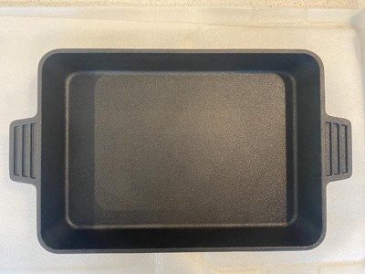 Bayou Classic 9x13 Inch Pre-Seasoned Cast Iron Cake Pan Casserole