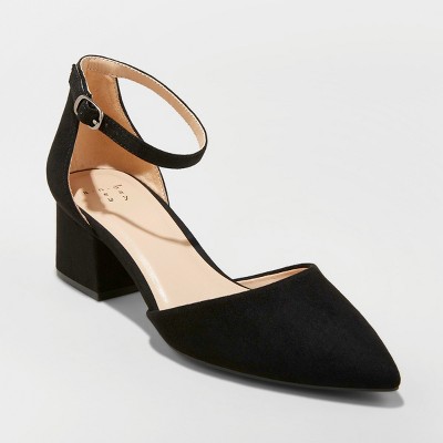 pointy toe chunky heel pump