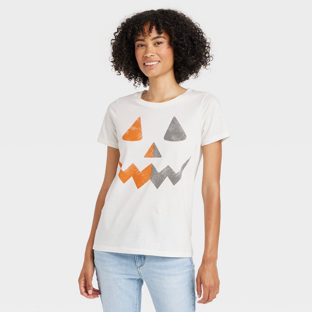 size XXL Women's Pumpkin Face Short Sleeve Graphic T-Shirt - White 