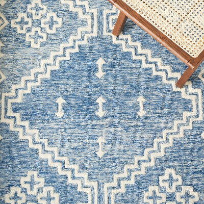 Blue and Ivory Handmade Wool 4' x 6' Tufted Rug