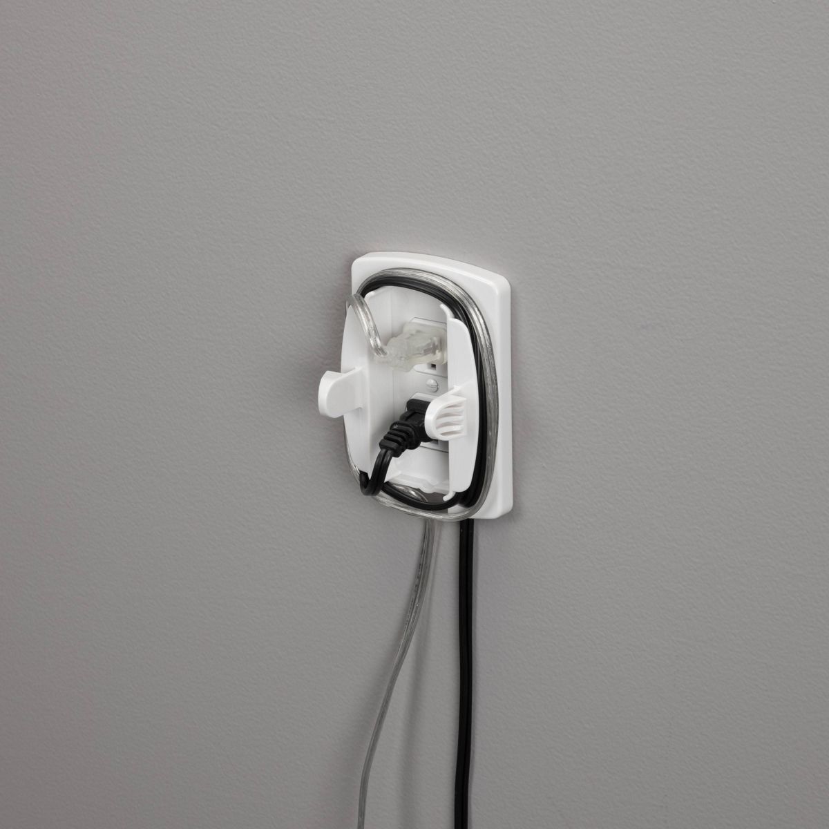 Safety 1st Outlet Cover/Cord Shortner - thumbnail 2