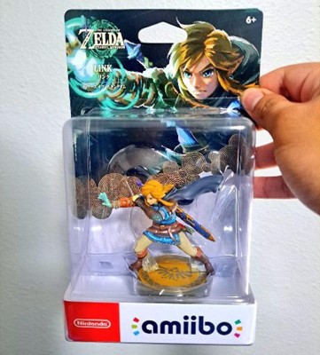 The Legend Of Zelda Series Amiibo Figure - Link : Target