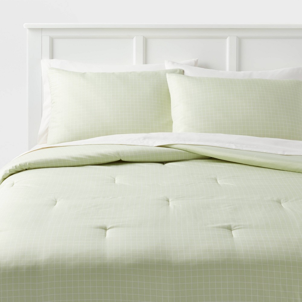 Photos - Bed Linen Full/Queen Printed Comforter Set Light Green/White - Room Essentials™