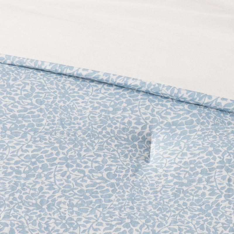 Traditional Floral Printed Cotton Comforter & Sham Set Blue - Threshold™, 4 of 9