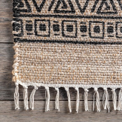 Natural Jute Tribal Pattern Area Rug, 5' x 8'