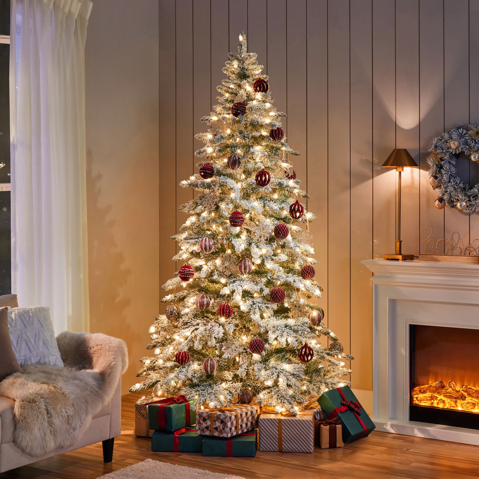 Yaheetech 7.5Ft Pre-Lit Snow Flocked Christmas Tree, with 400 White LEDs, 940 Realistic PVC Tips, Metal Hinges & Foldable Base, Green-White
