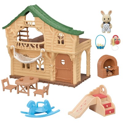 Calico Critters Lakeside Lodge Gift Set, Collectible Dollhouse with  Figures, Furniture and Accessories, Pink Medium