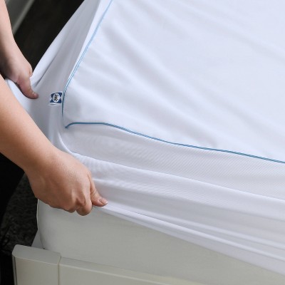 Queen White Cooling Comfort Aerated Fabric Mattress Protector