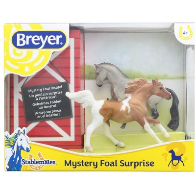 Breyer Animal Creations Breyer 1:32 Stablemates Foal Surprise Chestnut Pinto & Valegro Model Horse Set