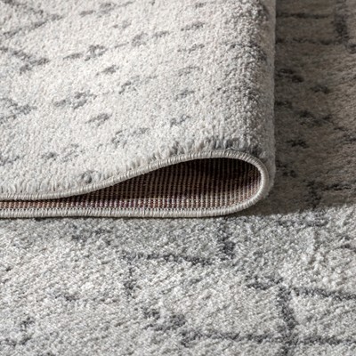 Gray and Cream 9' x 12' Reversible Trellis Area Rug