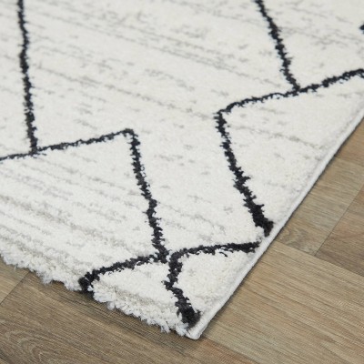White Geometric Synthetic Rectangular Area Rug 5'3" x 7'