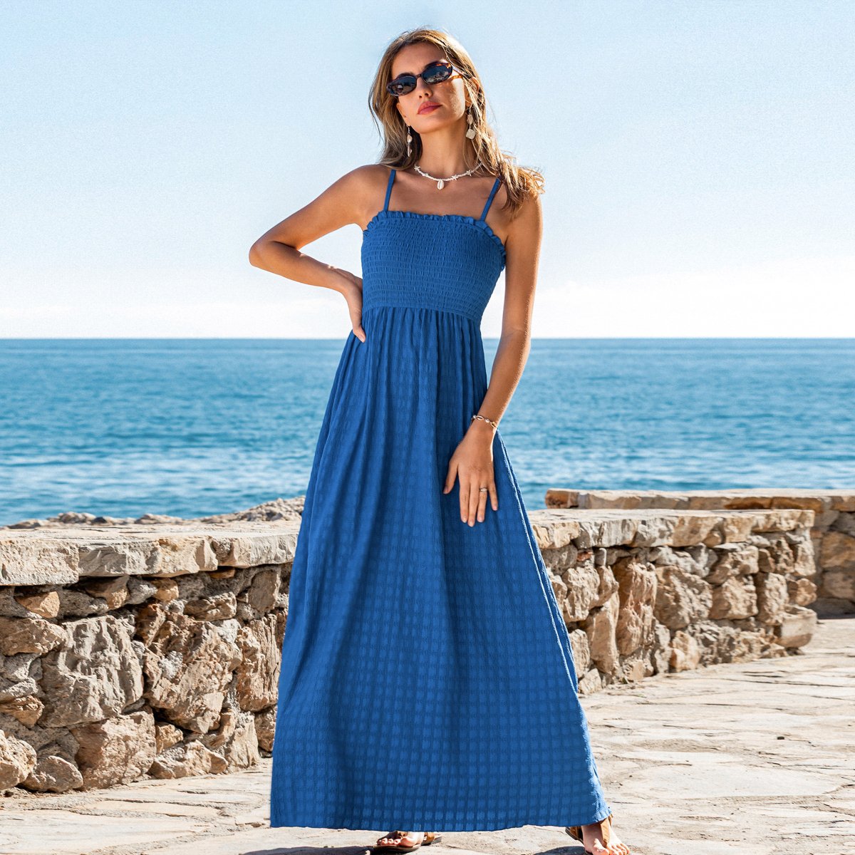 Женские платья Cupshe Women's Alluring Blue Smocked Maxi Dress-S-Blue — фото 2