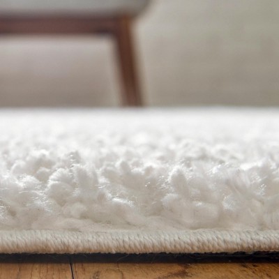 Alpine Ivory Braided Shag 4x6 ft Synthetic Area Rug