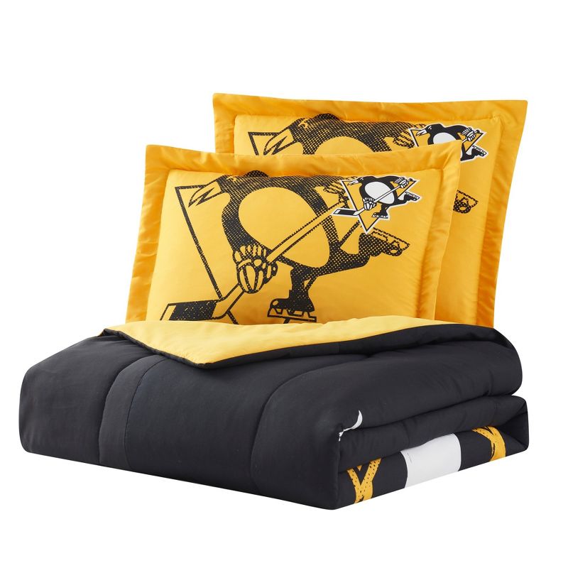 NHL Officially Licensed Comforter Set by Sweet Home Collection™, 2 of 7