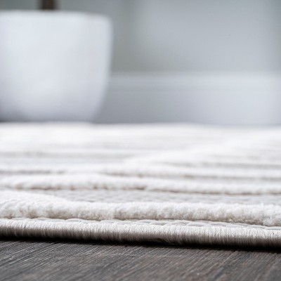 Ivory Geometric Diamond Synthetic 5' Square Indoor/Outdoor Rug