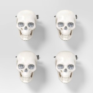 4pk Plastic Skull Clips Set Figurine - Hyde and EEK! Boutique™ Gray - 1 of 3