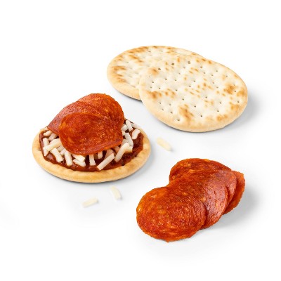 Uncured Pepperoni &#38; Cheese Pizza Lunch Kit - 4.2oz - Good &#38; Gather&#8482;