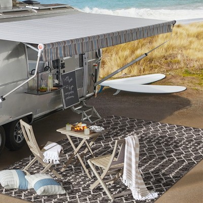 Gray Geometric Flat Woven Indoor/Outdoor Rug 4' x 6'